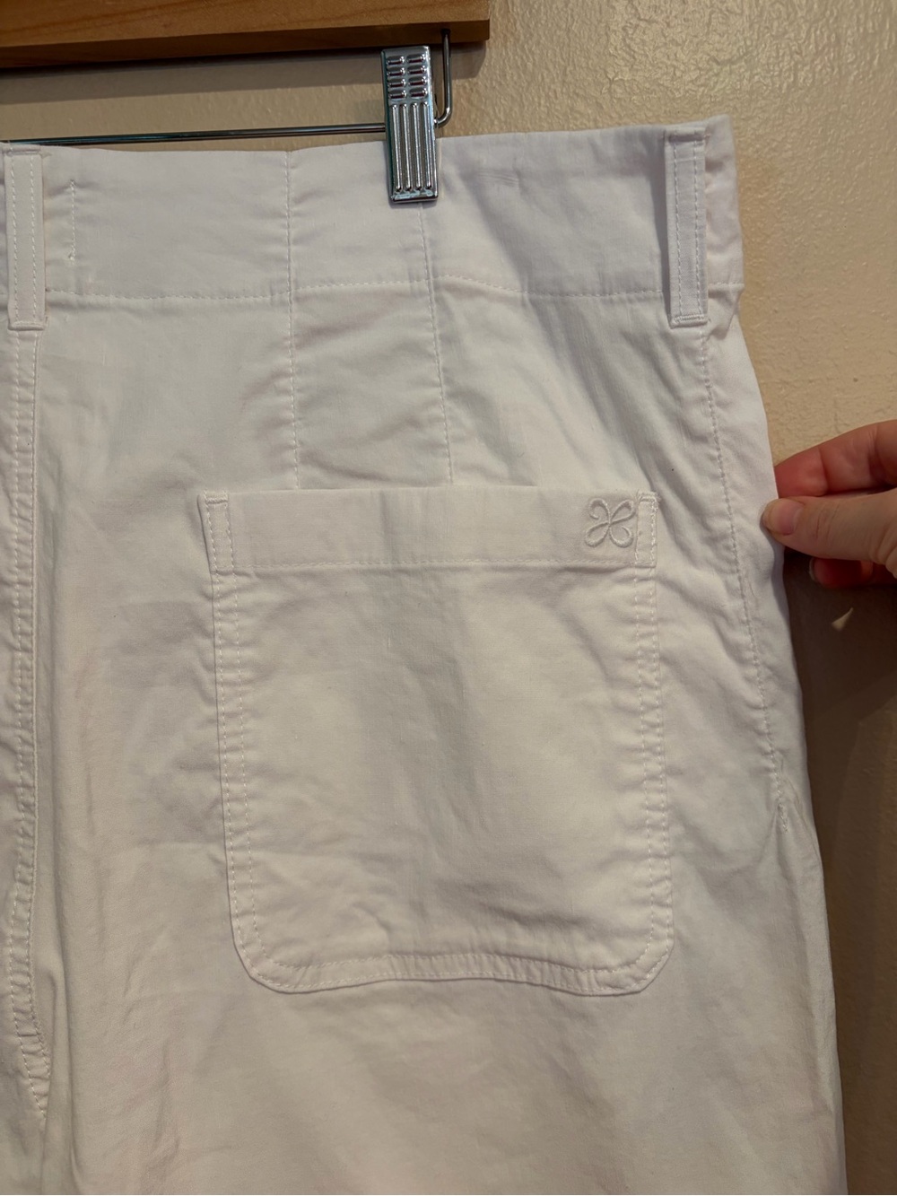 Maeve White White Leg Pants w/ Cute Scalloped Pockets, size 34 - Picture 5 of 8